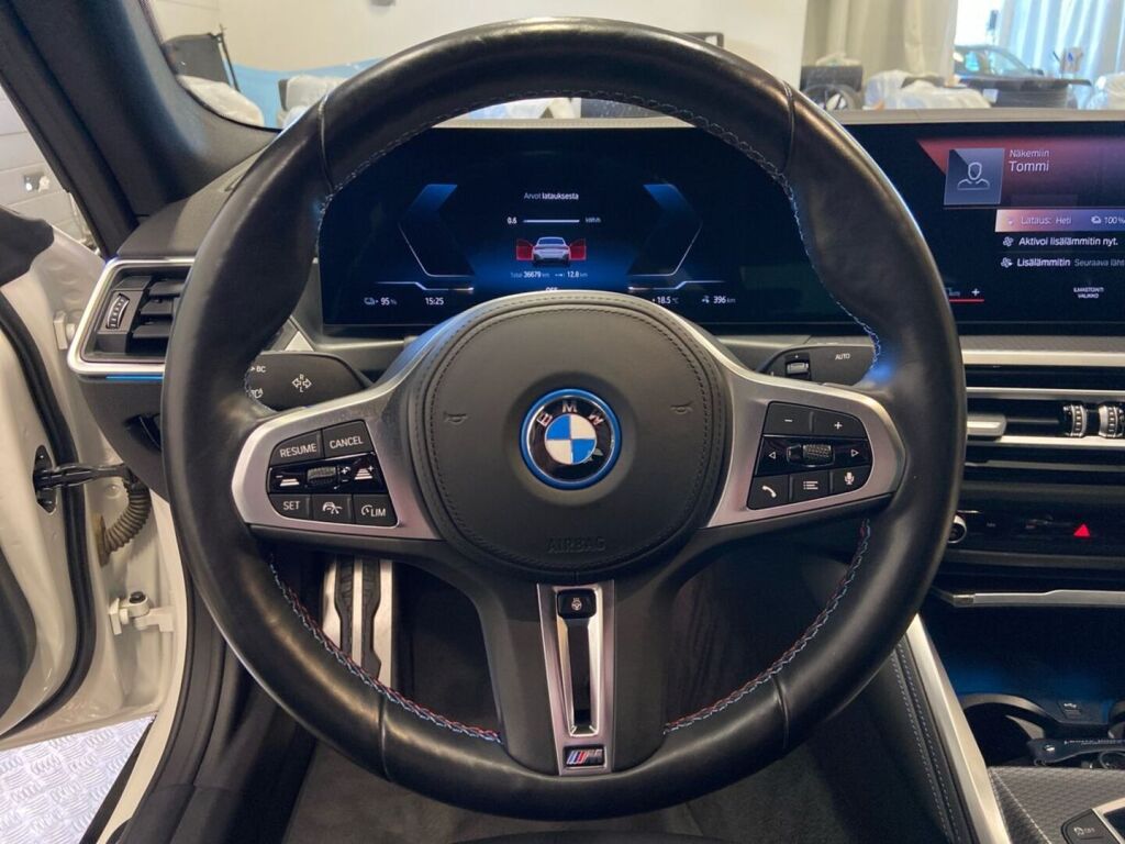 BMW i4 2023 Valkoinen