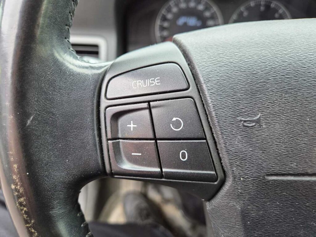 Volvo V70 2009 Vihreä