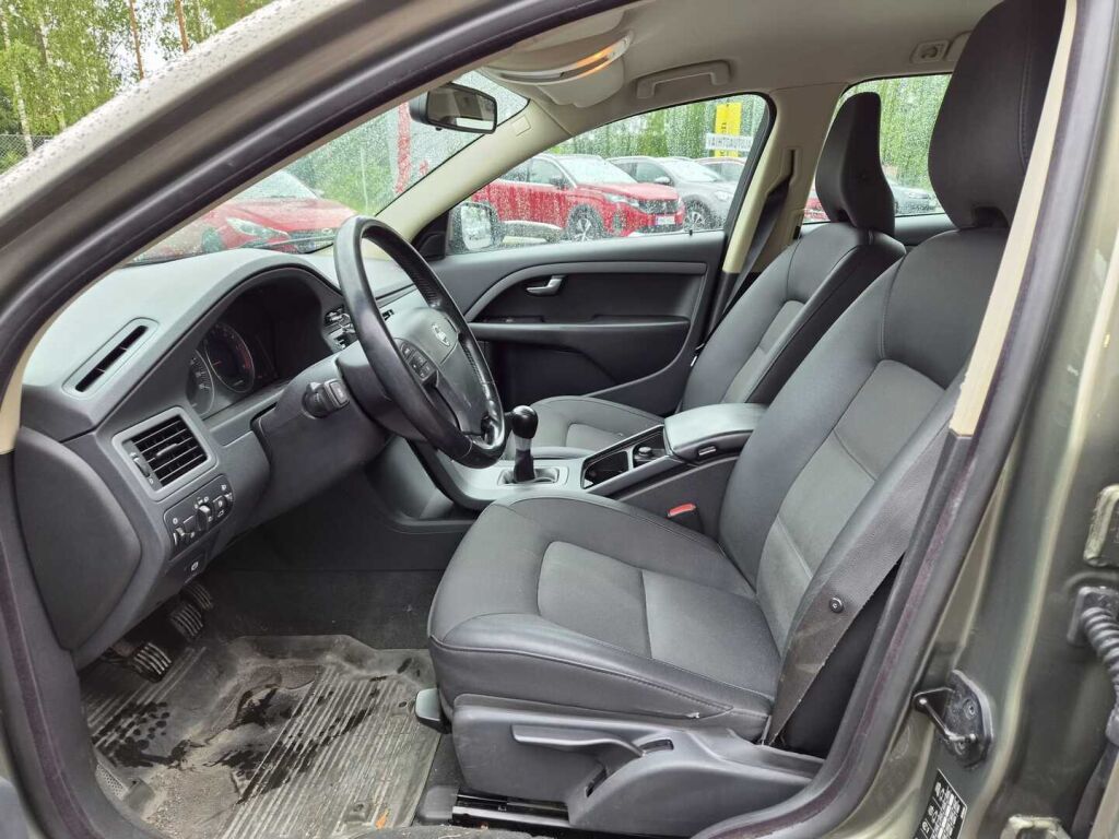 Volvo V70 2009 Vihreä
