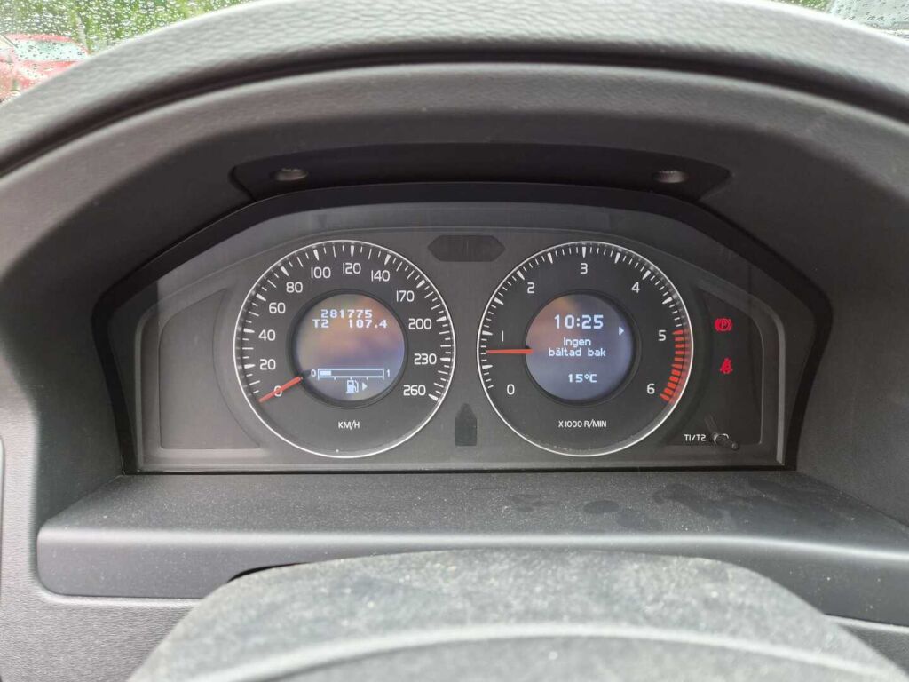 Volvo V70 2009 Vihreä