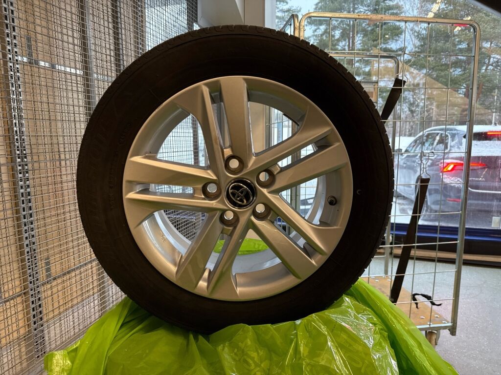 Toyota Corolla 2023 Valkoinen