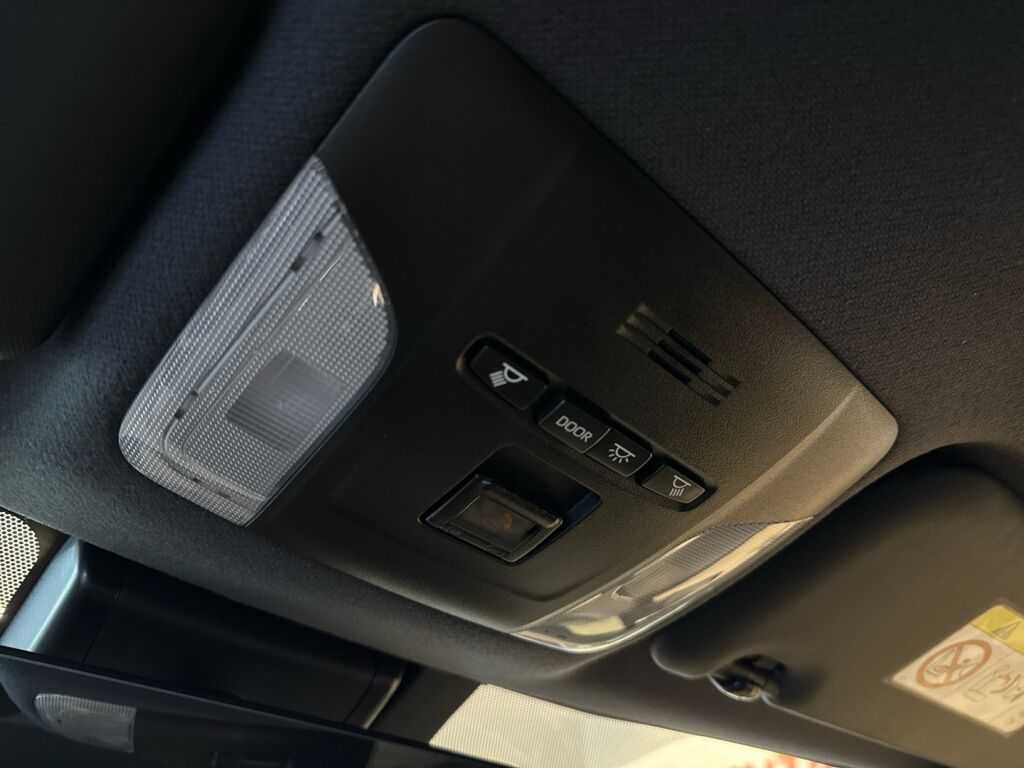 Toyota Corolla 2023 Valkoinen