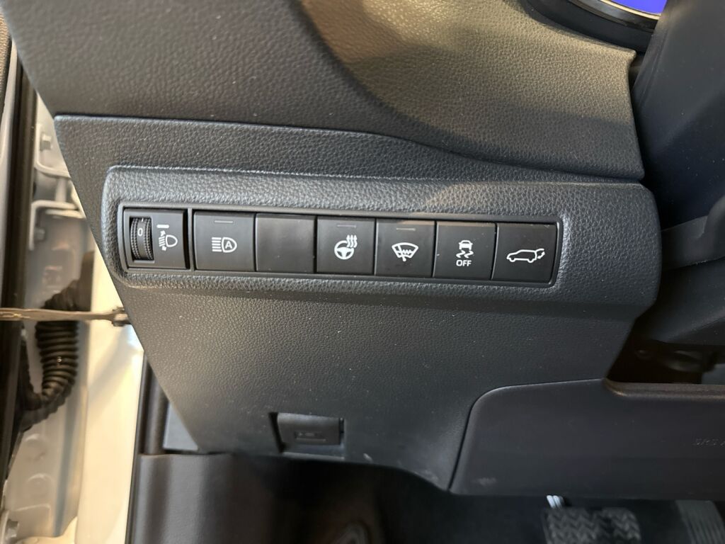 Toyota Corolla 2023 Valkoinen