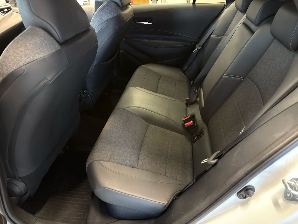 Toyota Corolla 2023 Valkoinen