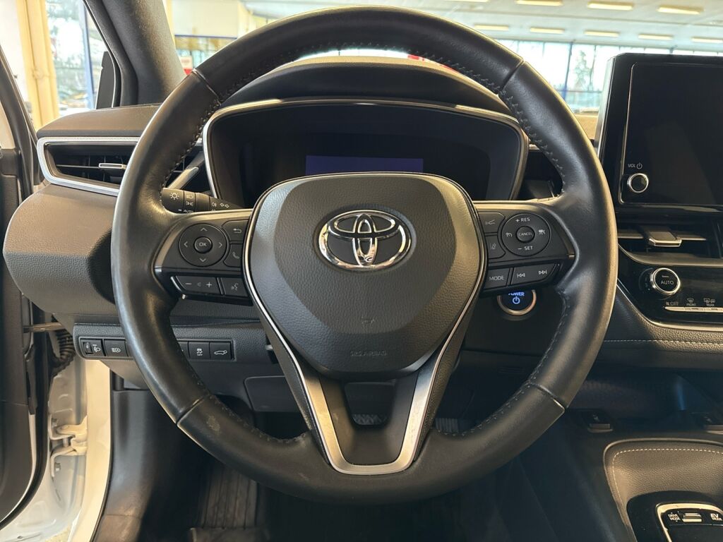 Toyota Corolla 2023 Valkoinen
