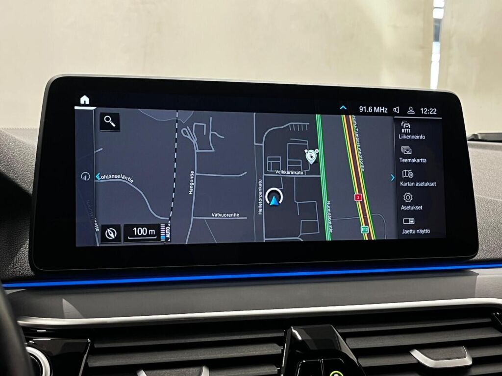 BMW 530 2023 Punainen