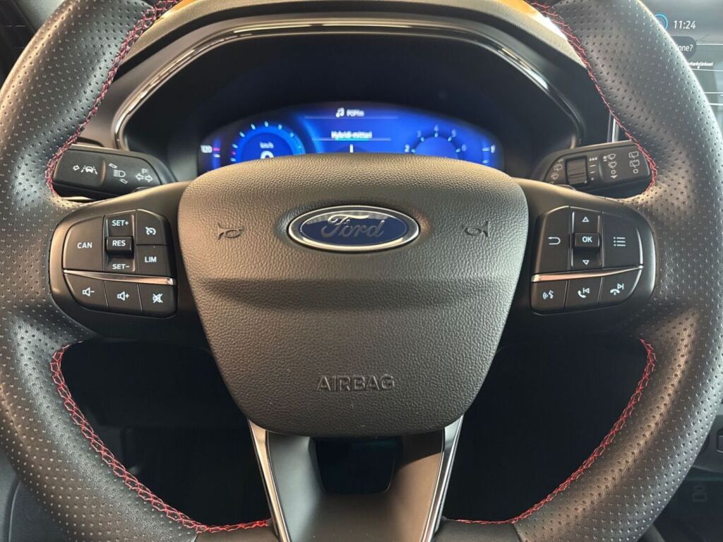 Ford Focus 2023 Frozen White