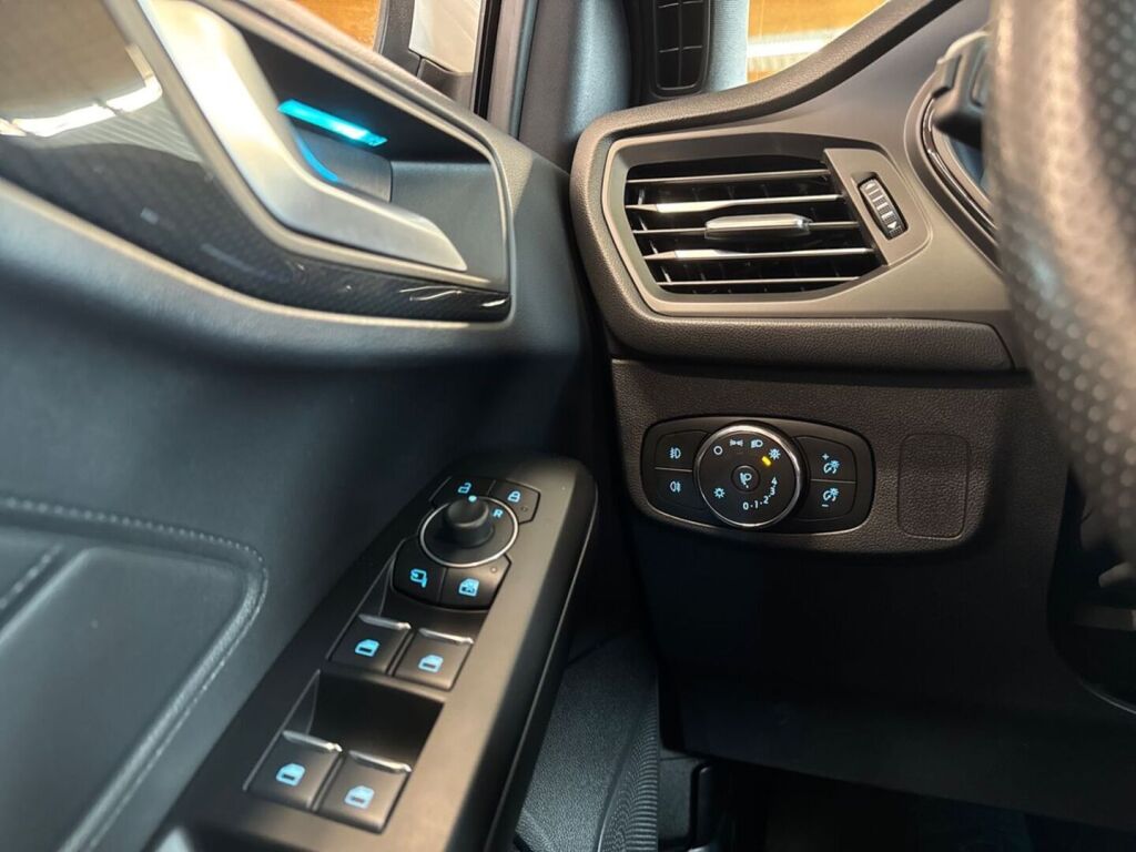 Ford Focus 2023 Frozen White