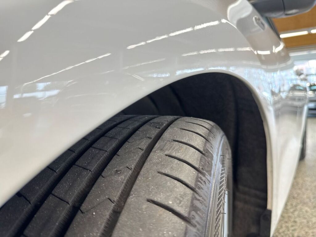 Ford Focus 2023 Frozen White