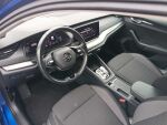Skoda Octavia 2023 Sininen