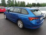 Skoda Octavia 2023 Sininen