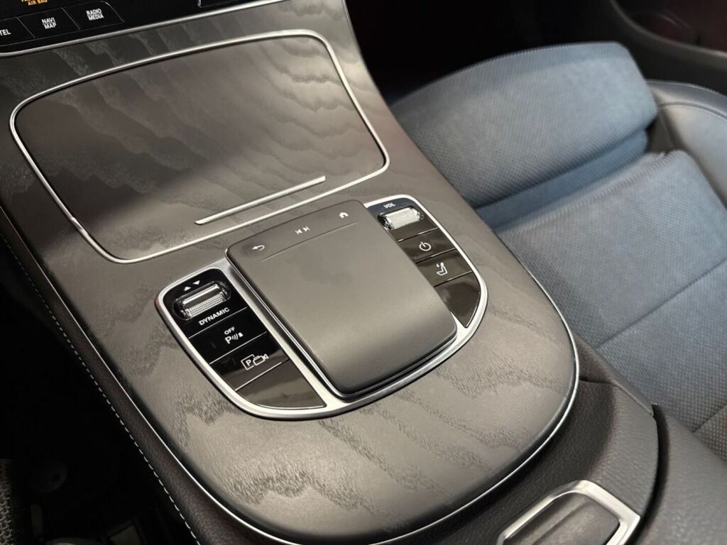 Mercedes-Benz E 2023 Valkoinen