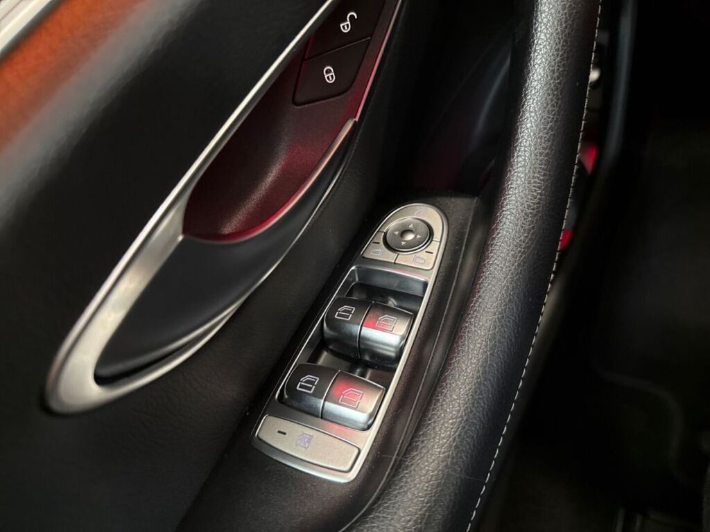 Mercedes-Benz E 2023 Valkoinen