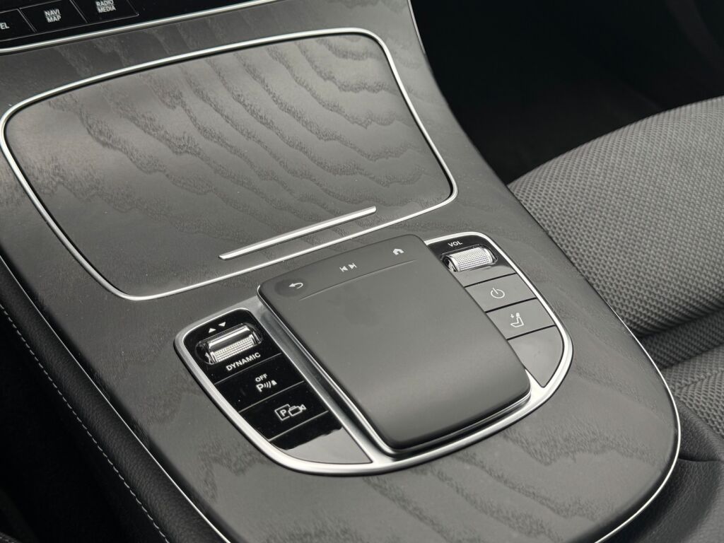 Mercedes-Benz E 2023 Valkoinen