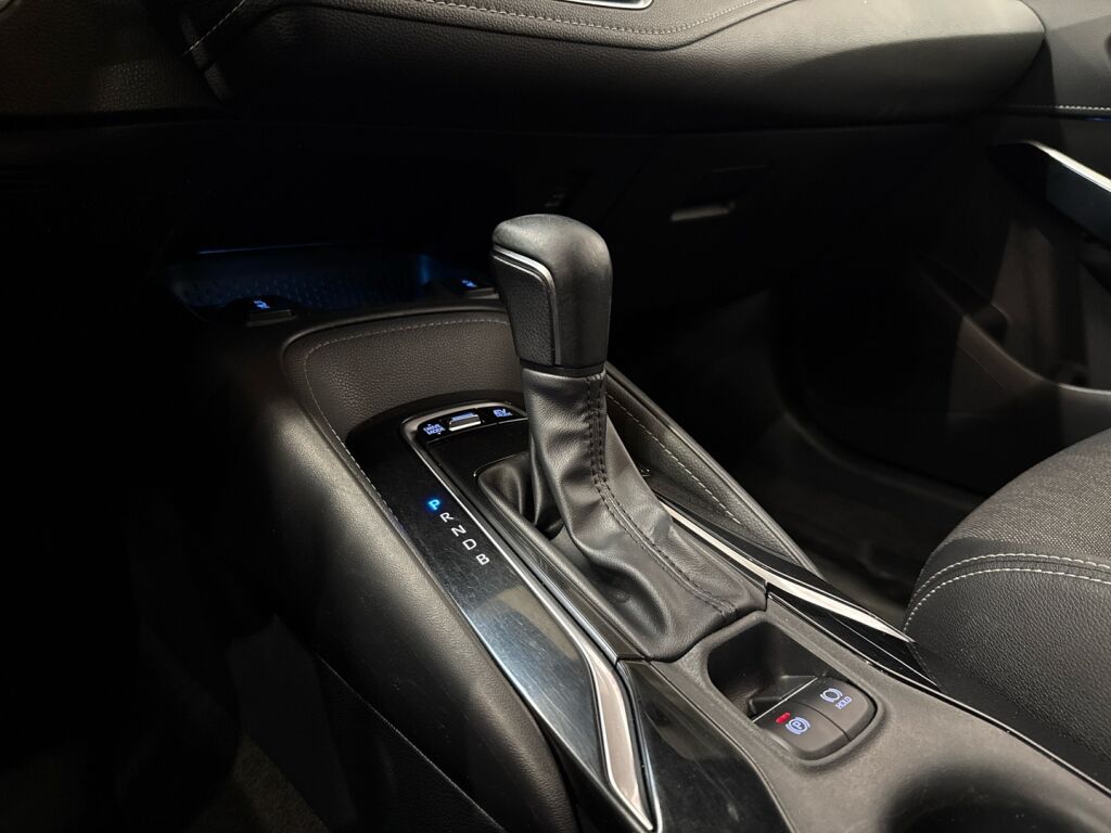 Toyota Corolla 2023 Valkoinen