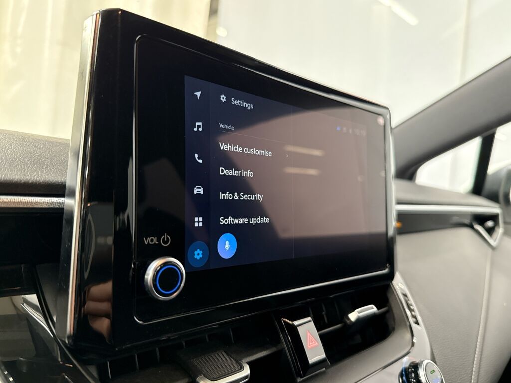 Toyota Corolla 2023 Valkoinen