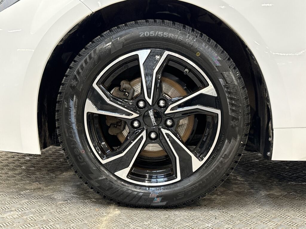 Toyota Corolla 2023 Valkoinen