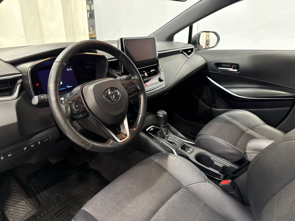 Toyota Corolla 2023 Valkoinen