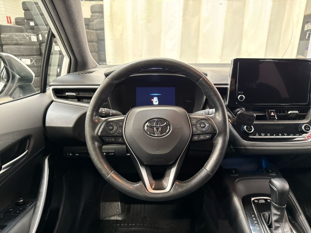 Toyota Corolla 2023 Valkoinen