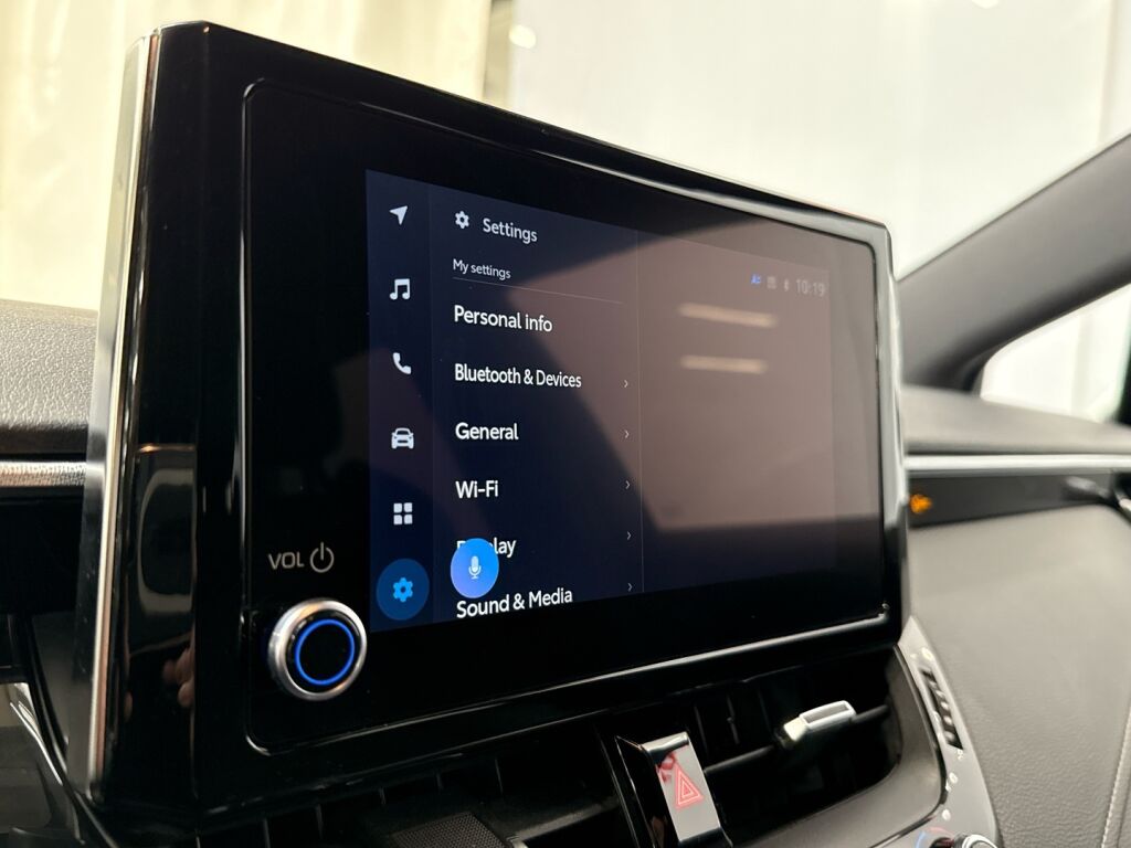 Toyota Corolla 2023 Valkoinen