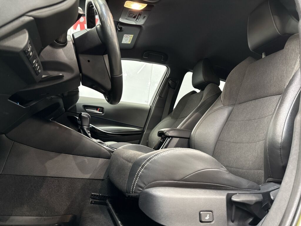 Toyota Corolla 2023 Valkoinen