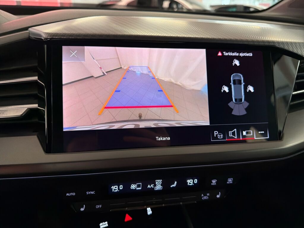 Audi Q4 e-tron 2023 Vihreä