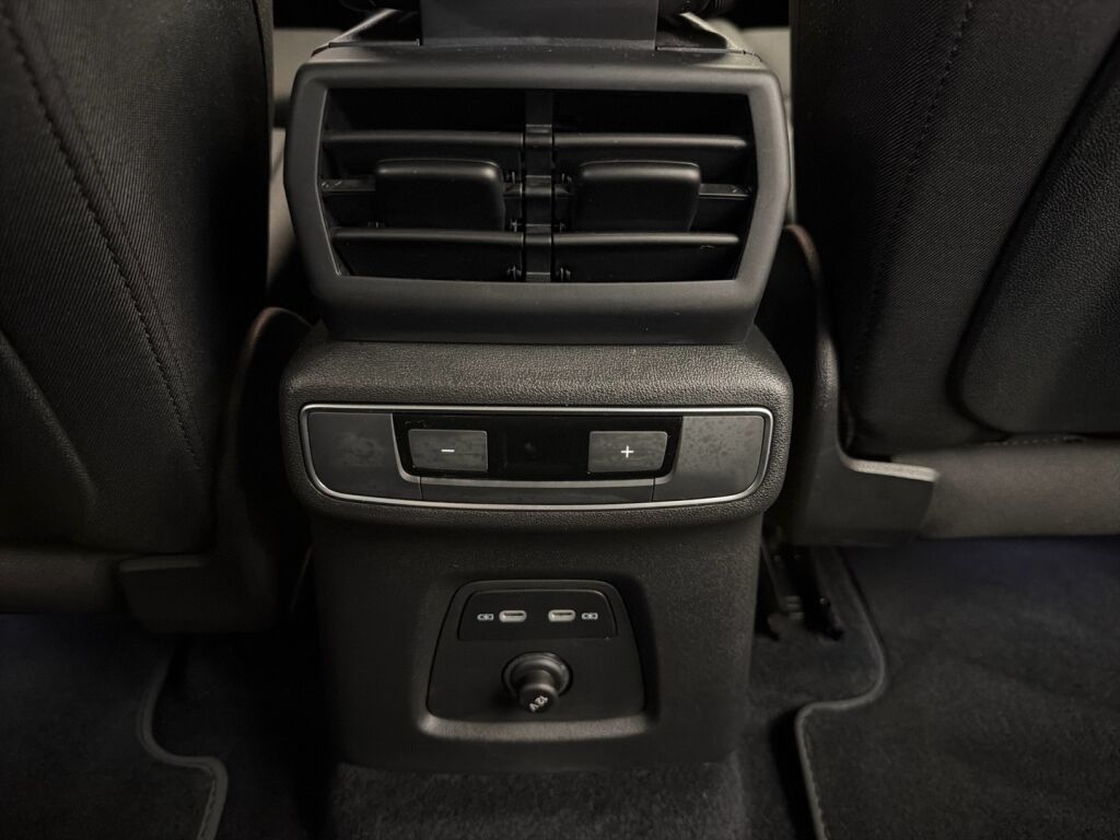 Audi Q4 e-tron 2023 Vihreä