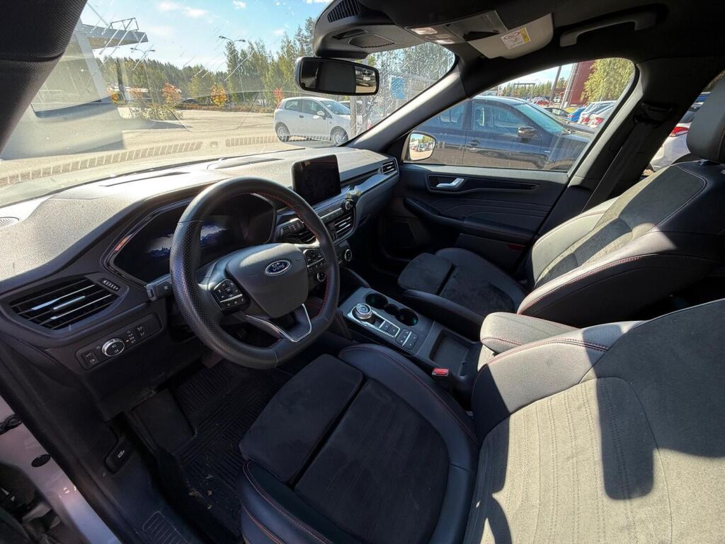 Ford Kuga 2023 Harmaa