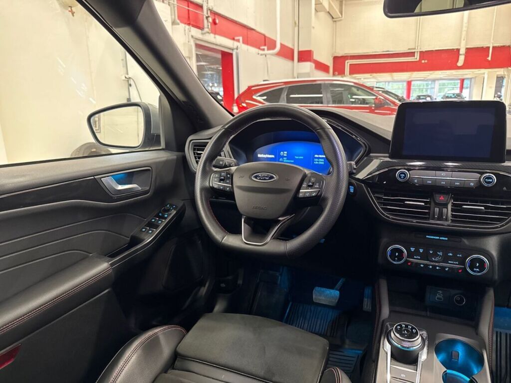 Ford Kuga 2023 Harmaa