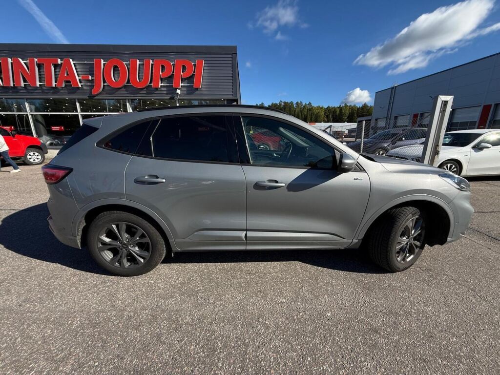 Ford Kuga 2023 Harmaa