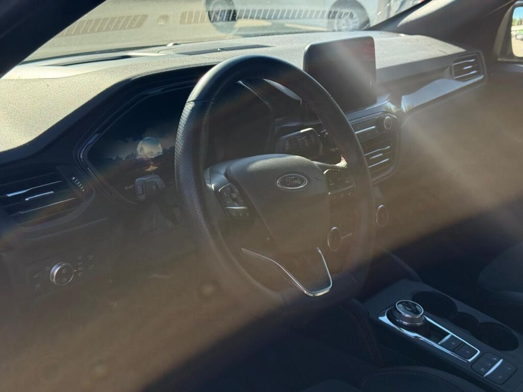 Ford Kuga 2023 Harmaa