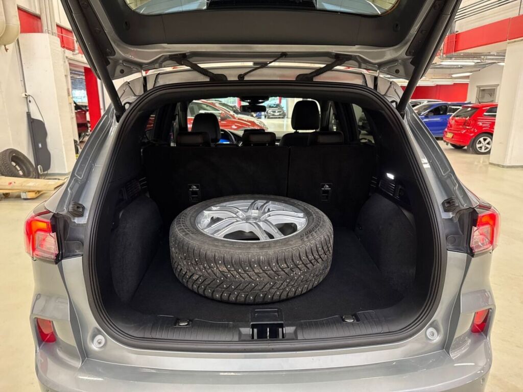 Ford Kuga 2023 Harmaa