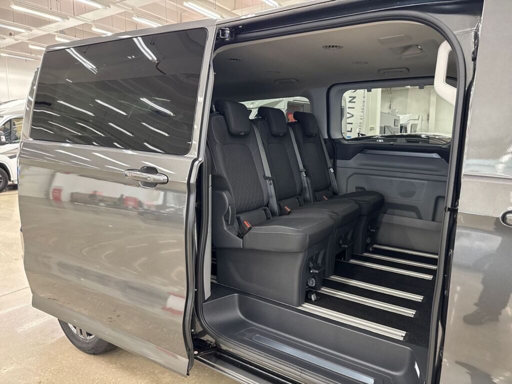 Ford Tourneo Custom 2026 Harmaa