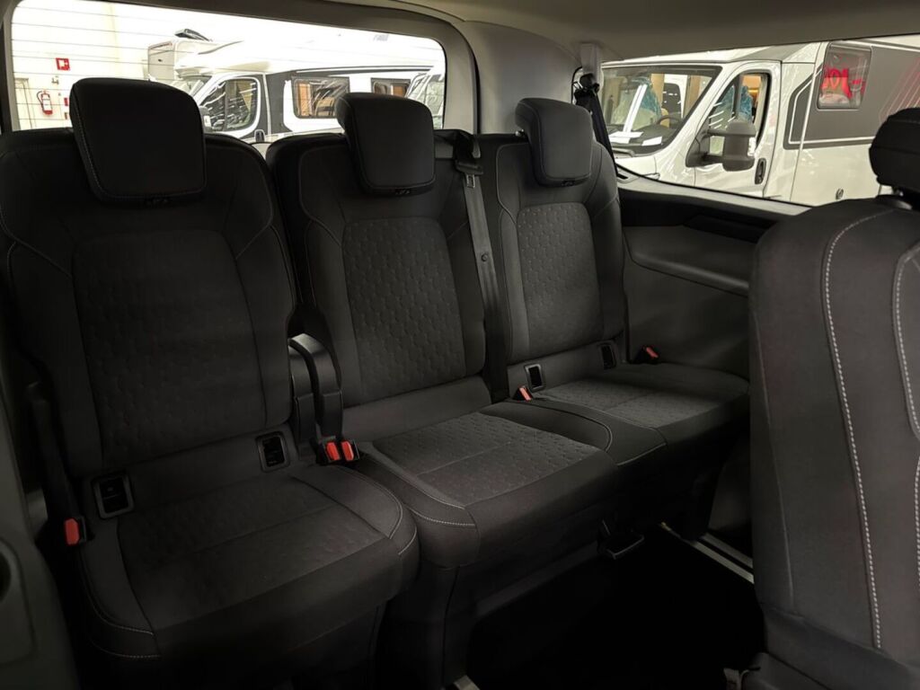 Ford Tourneo Custom 2026 Harmaa