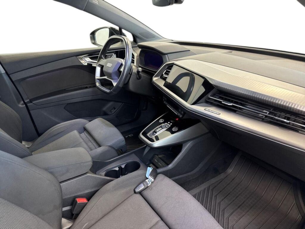 Audi Q4 e-tron 2023 Musta