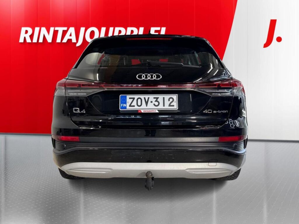 Audi Q4 e-tron 2023 Musta