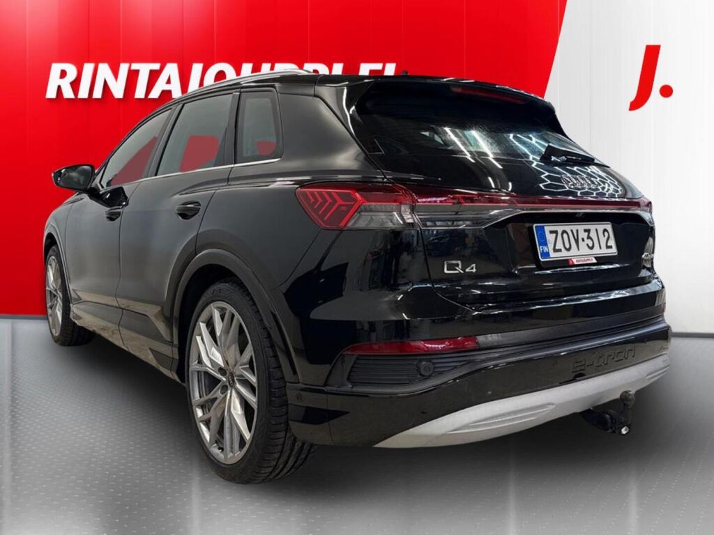 Audi Q4 e-tron 2023 Musta