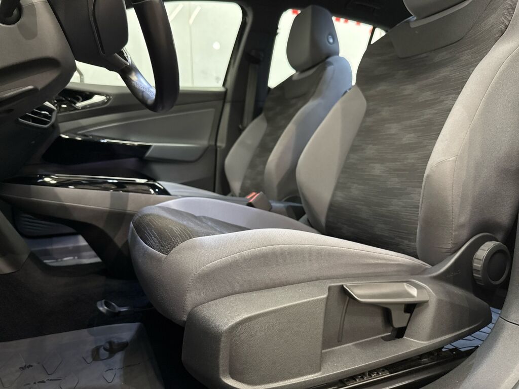 Volkswagen ID.4 2023 Musta