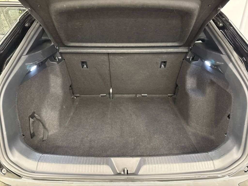 Volkswagen ID.4 2023 Musta