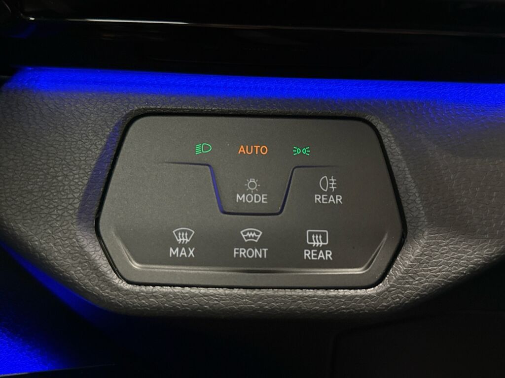 Volkswagen ID.4 2023 Musta