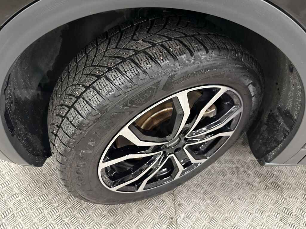 Volkswagen ID.4 2023 Musta