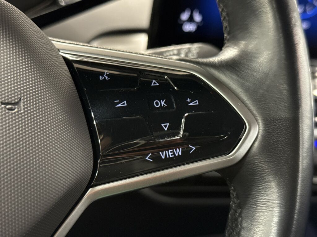 Volkswagen ID.4 2023 Musta