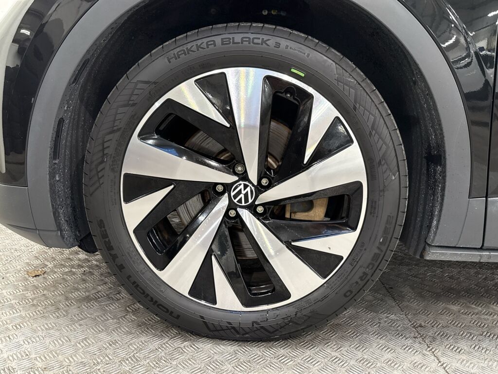 Volkswagen ID.4 2023 Musta