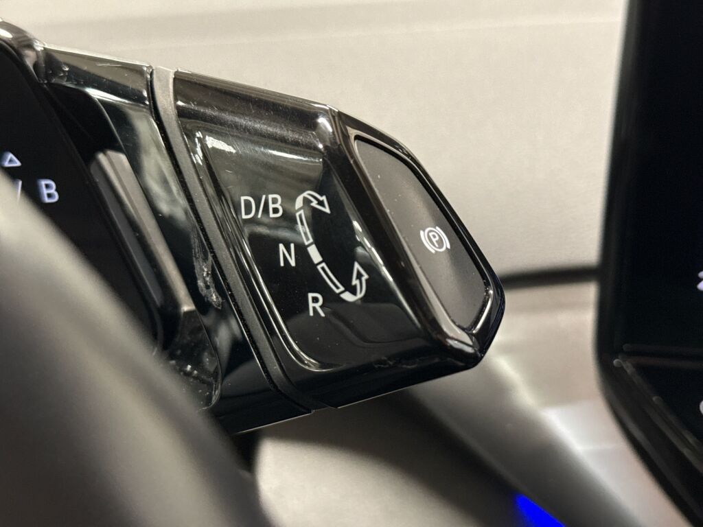 Volkswagen ID.4 2023 Musta