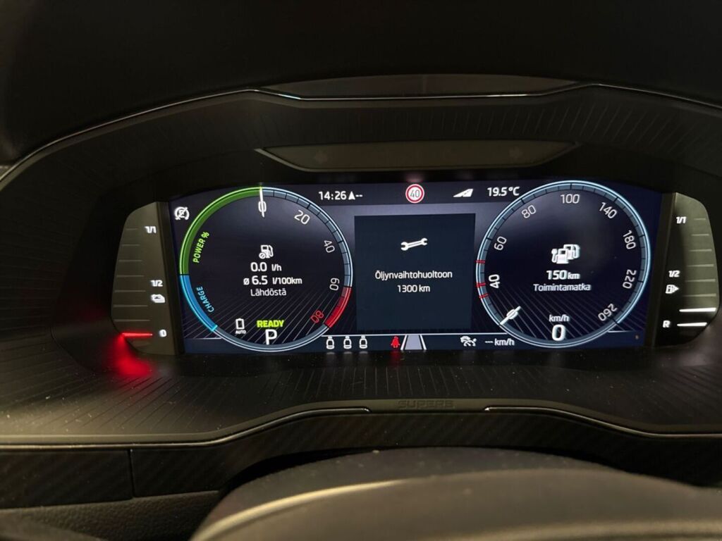 Skoda Superb 2023 Valkoinen