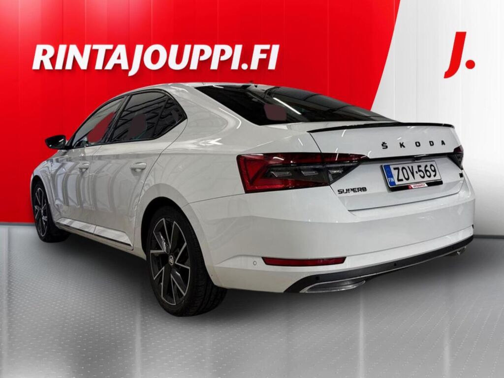 Skoda Superb 2023 Valkoinen