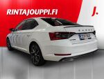 Skoda Superb 2023 Valkoinen