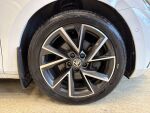 Skoda Superb 2023 Valkoinen