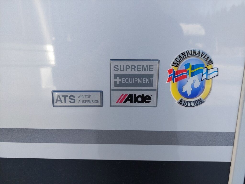 Adria MATRIX SUPREME 670 SC 2023 Harmaa