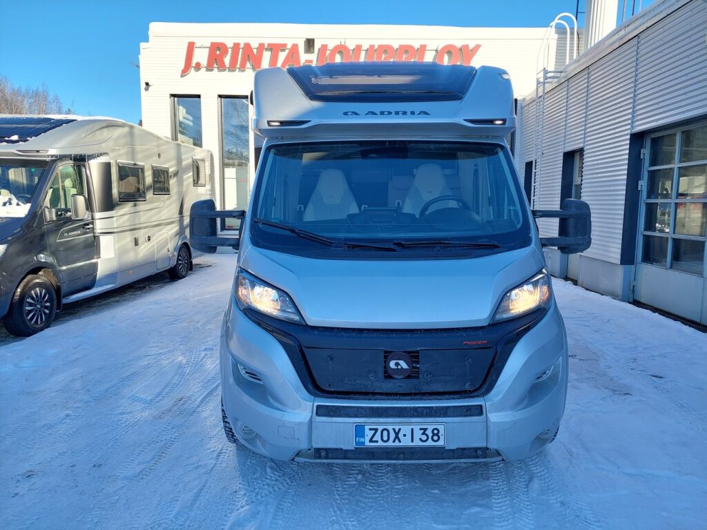Adria MATRIX SUPREME 670 SC 2023 Harmaa